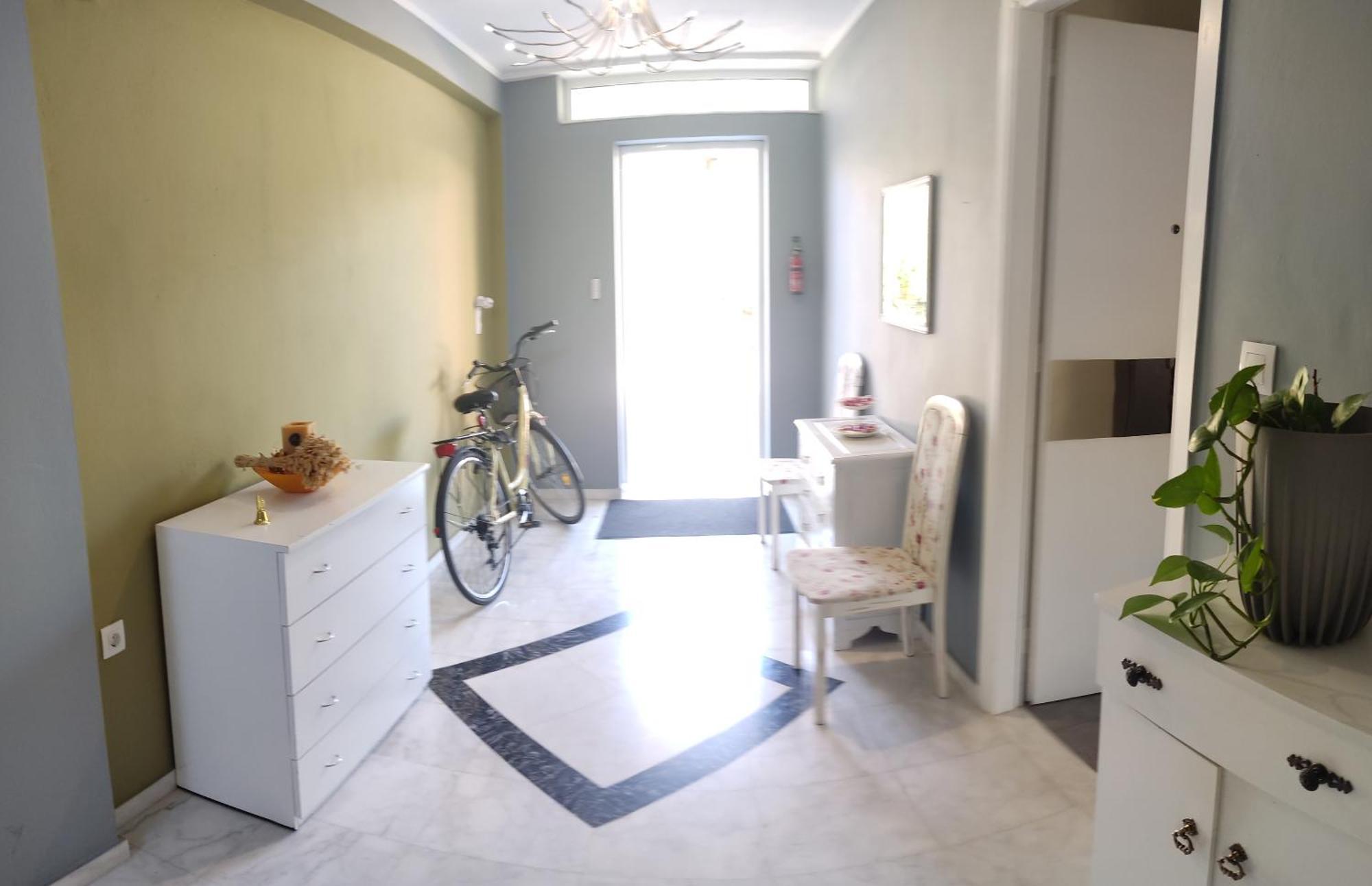 Vasilikis Apartment Kalamata Exterior photo